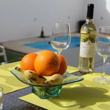 Elegant With Pool וילה