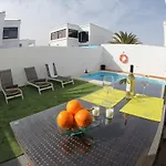 فيلة Elegant With Pool