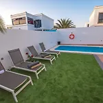 Elegant With Pool بلايا بلانكا