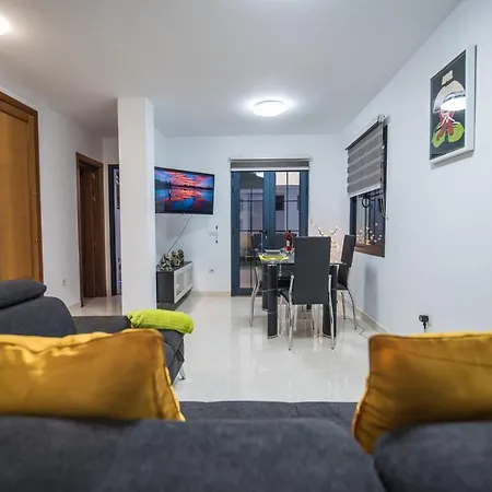 Elegant Playa Blanca: Poolside Retreat Villa Playa Blanca (Lanzarote)