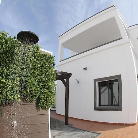 Elegant Playa Blanca: Poolside Retreat Villa Playa Blanca (Lanzarote)