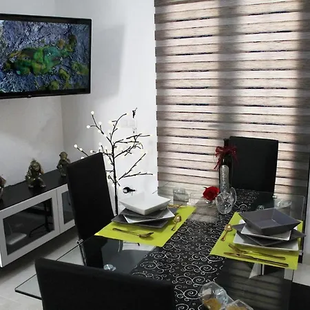 Elegant Playa Blanca: Poolside Retreat * Playa Blanca (Lanzarote)