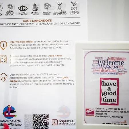 Villa Elegant Playa Blanca: Poolside Retreat *