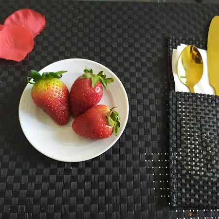 Villa Elegant Playa Blanca: Poolside Retreat *