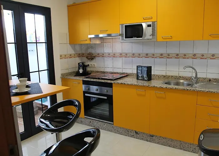 Villa Elegant Playa Blanca: Poolside Retreat *