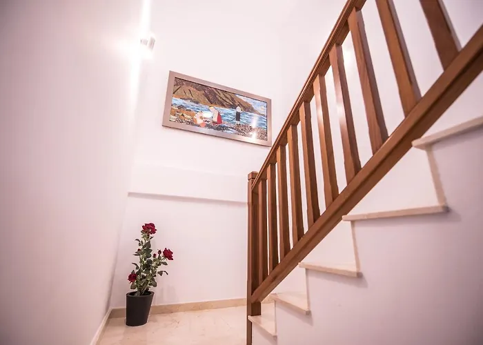 Villa Elegant Playa Blanca: Poolside Retreat *