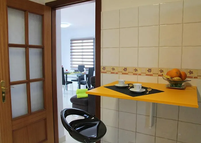 Villa Elegant Playa Blanca: Poolside Retreat *