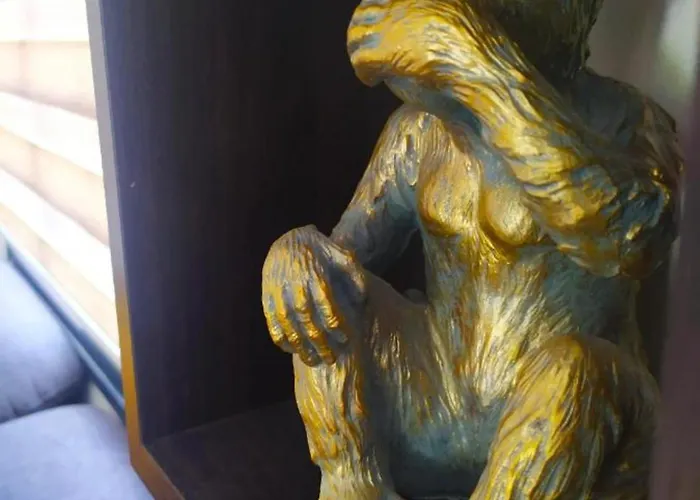 Elegant Playa Blanca: Poolside Retreat