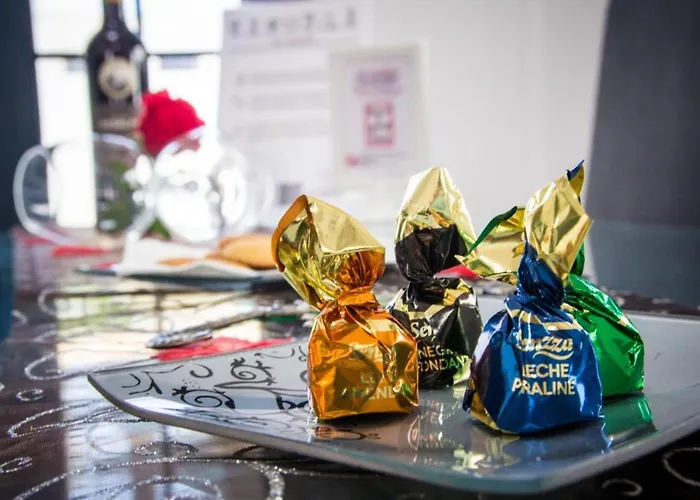 Elegant Playa Blanca: Poolside Retreat