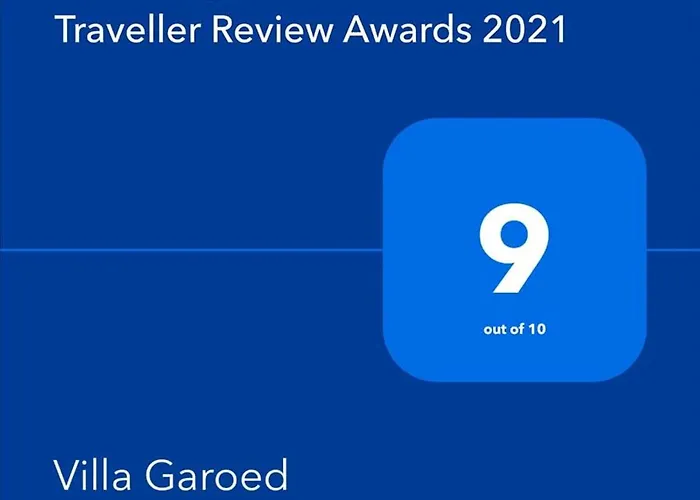 Elegant Playa Blanca: Poolside Retreat Villa