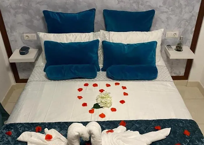 Elegant Playa Blanca: Poolside Retreat * Playa Blanca (Lanzarote)